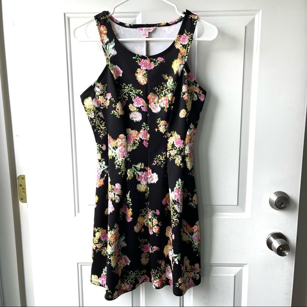 Candie’s Black with Multicolored Floral Vacation Spring Dress Size Small